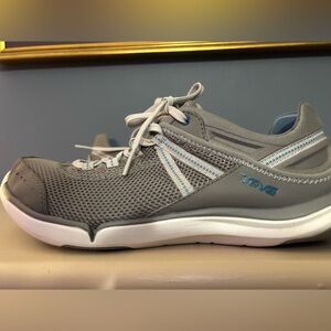 Teva women’s water Sneaker size 9